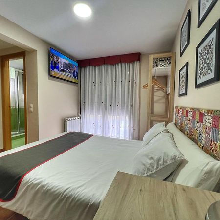 Hostal La Colmena Vicolozano Bagian luar foto