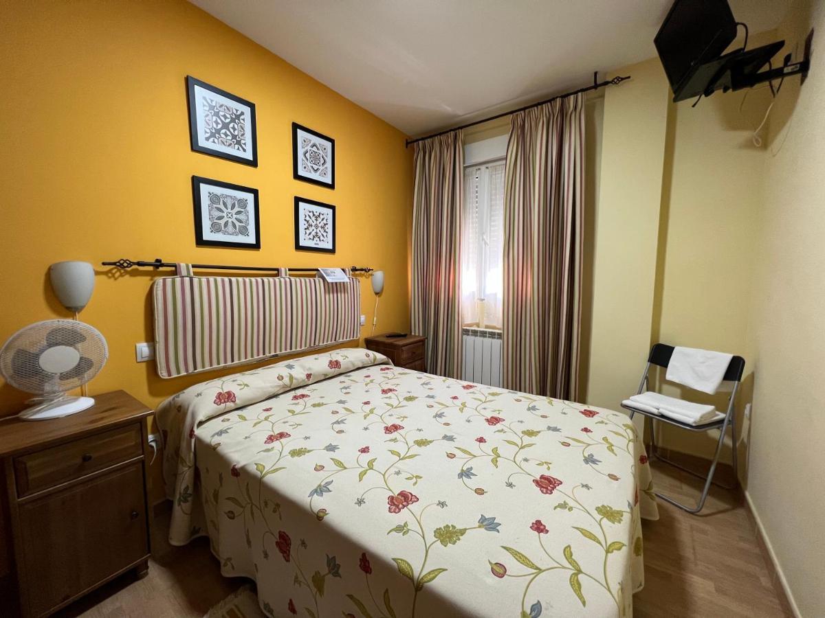Hostal La Colmena Vicolozano Bagian luar foto