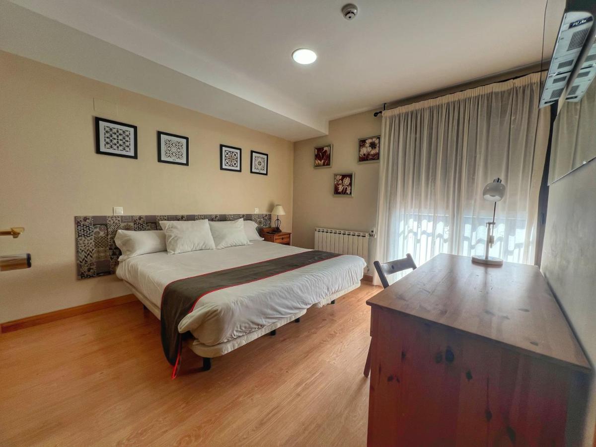 Hostal La Colmena Vicolozano Bagian luar foto