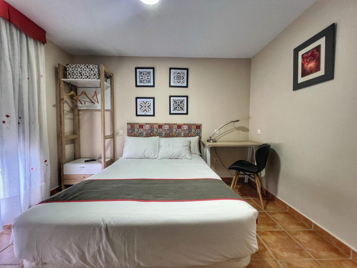 Hostal La Colmena Vicolozano Bagian luar foto