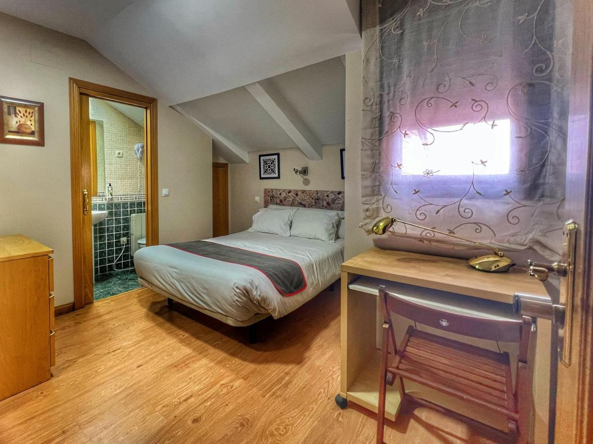 Hostal La Colmena Vicolozano Bagian luar foto