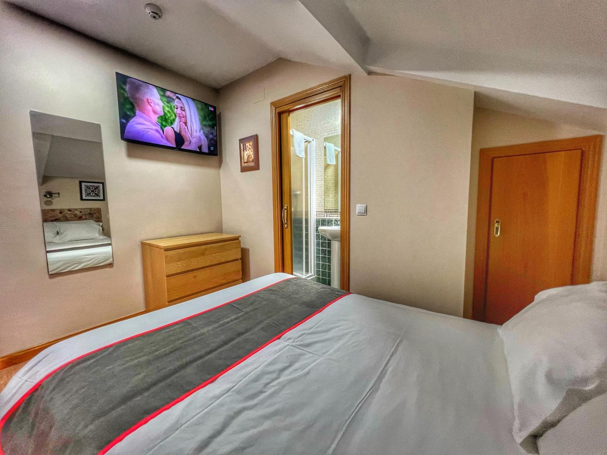 Hostal La Colmena Vicolozano Bagian luar foto