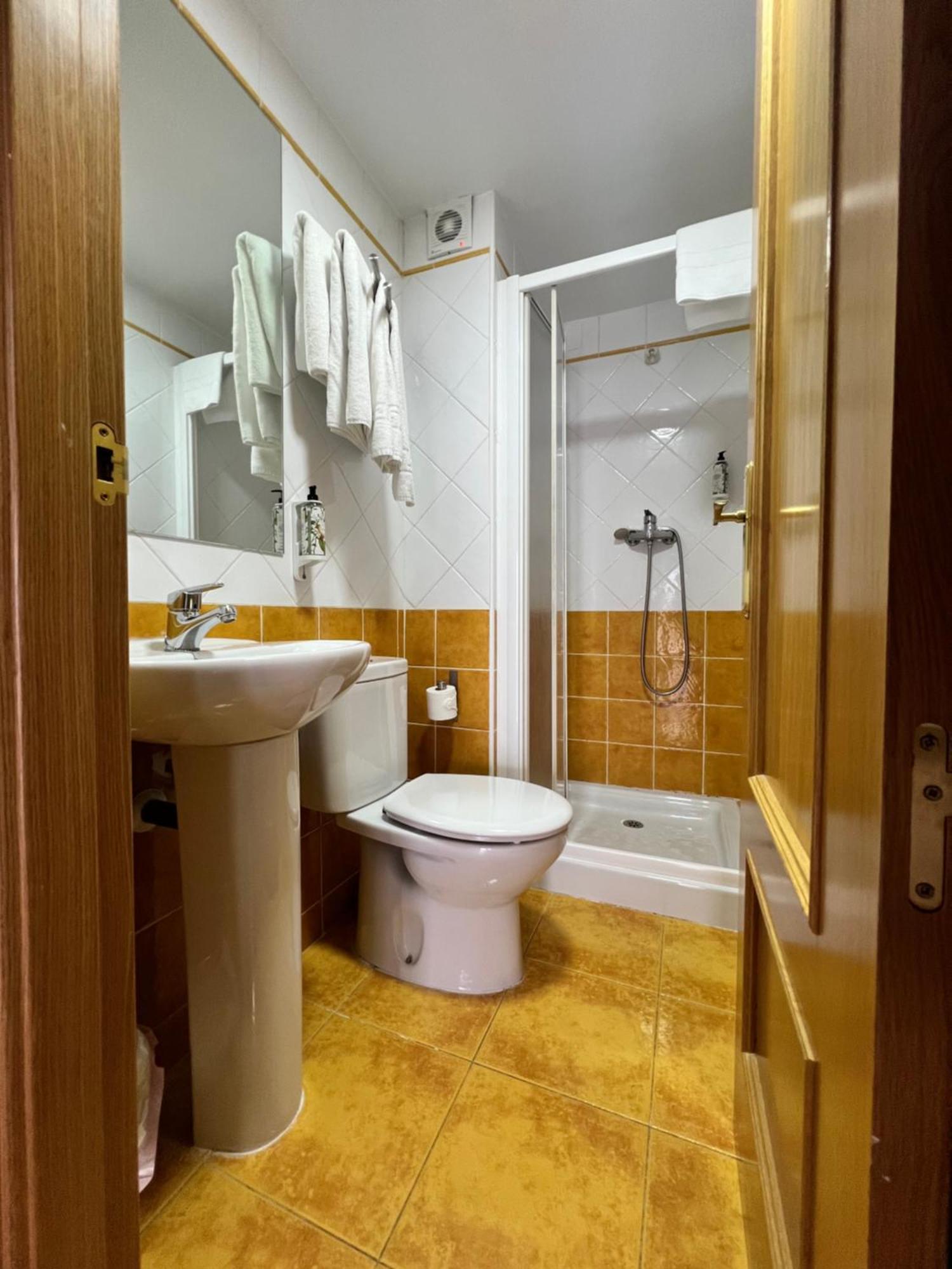 Hostal La Colmena Vicolozano Bagian luar foto