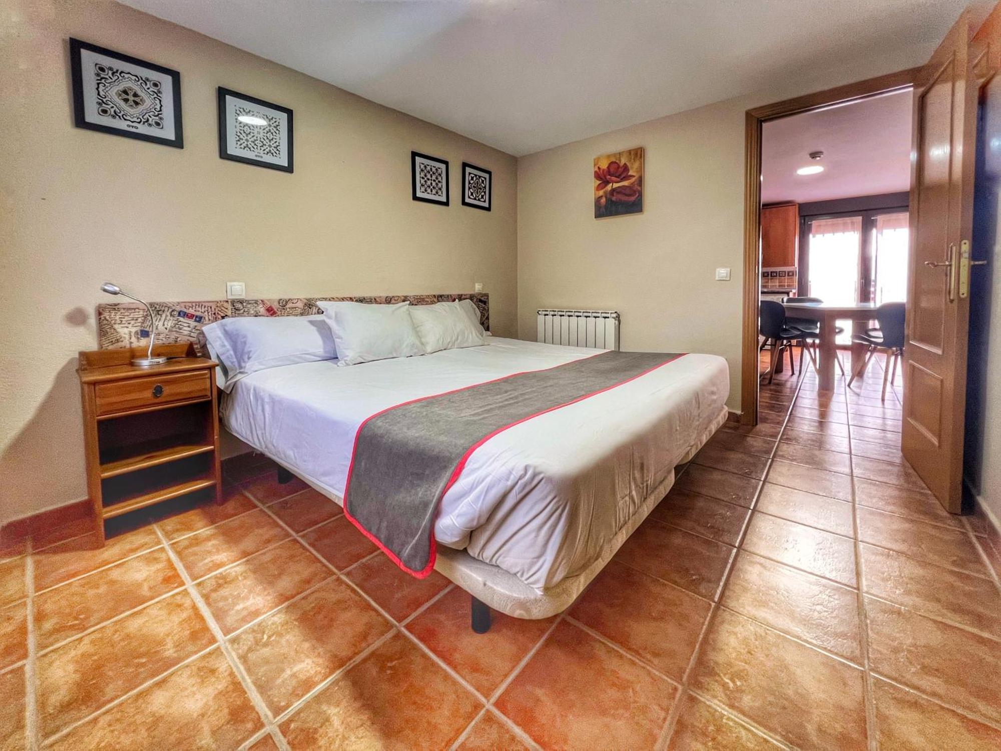 Hostal La Colmena Vicolozano Bagian luar foto