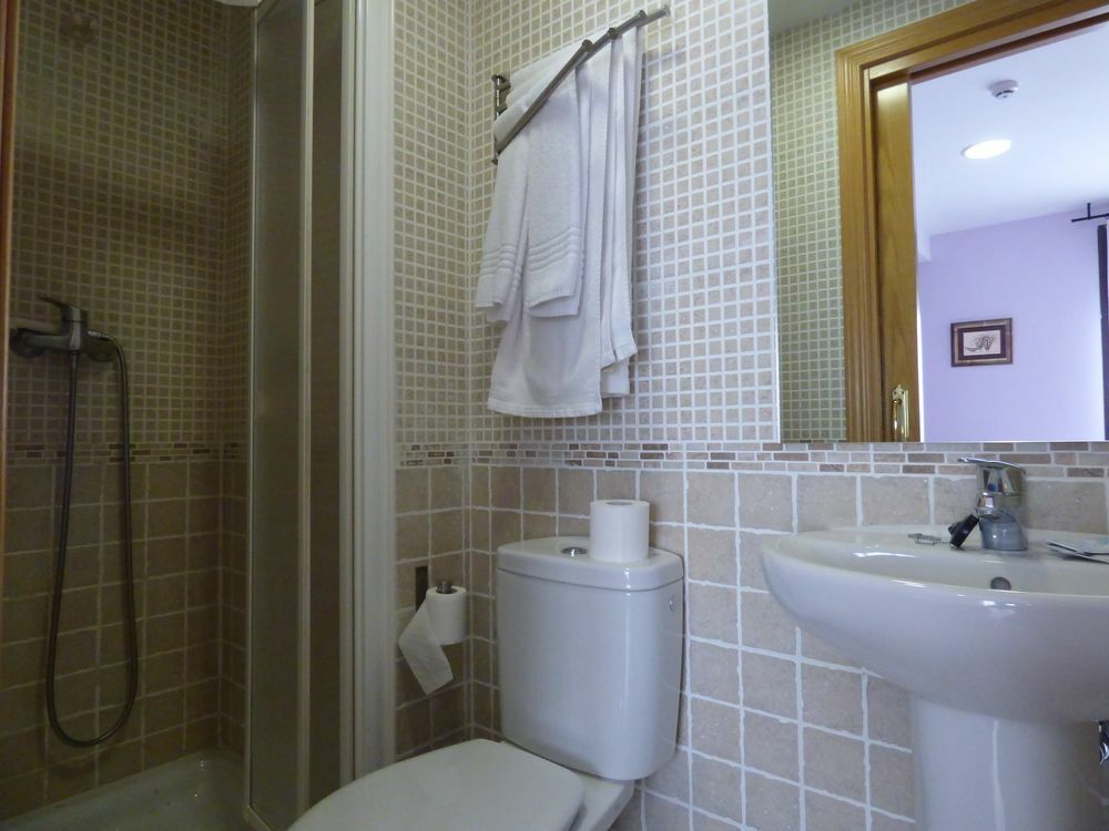 Hostal La Colmena Vicolozano Bagian luar foto